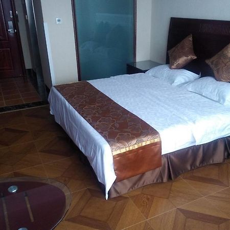 Fengyu Business Hotel Чънду Екстериор снимка