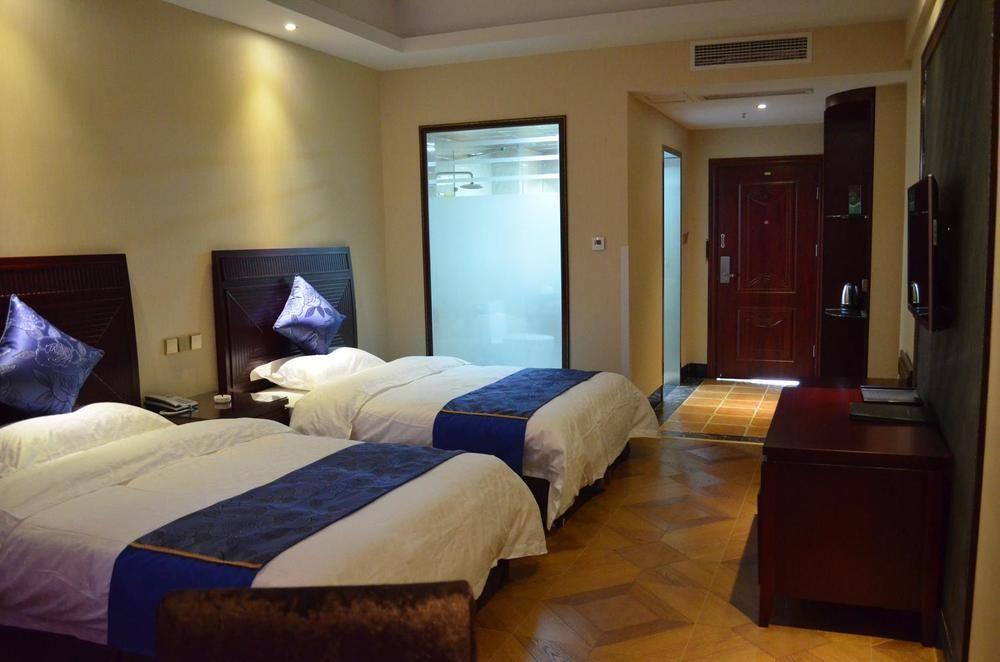 Fengyu Business Hotel Чънду Екстериор снимка