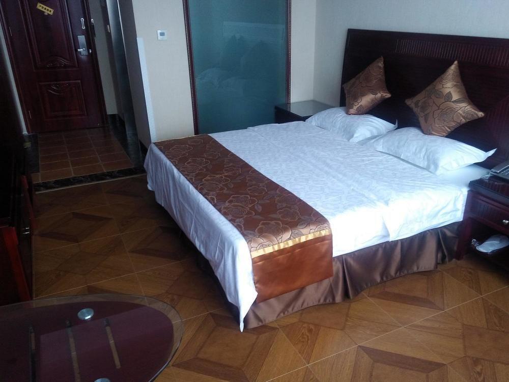 Fengyu Business Hotel Чънду Екстериор снимка