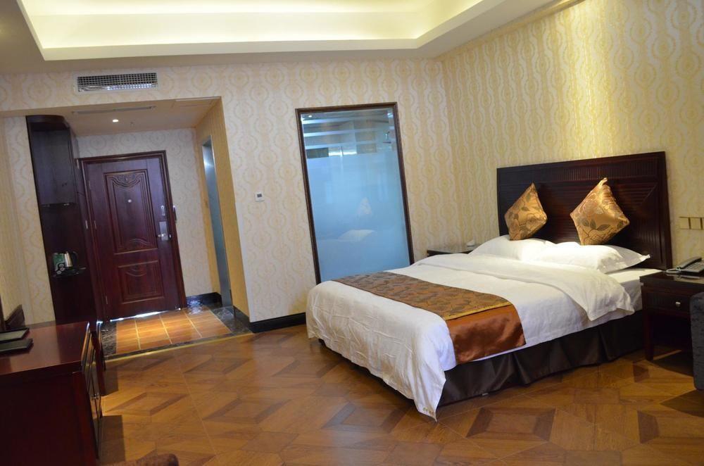 Fengyu Business Hotel Чънду Екстериор снимка